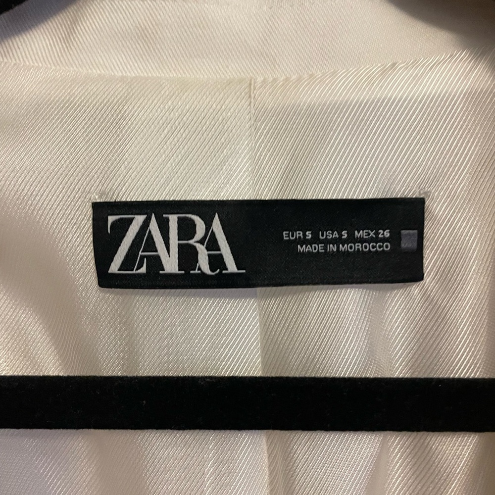 Zara Blazer - Picture 2 of 4